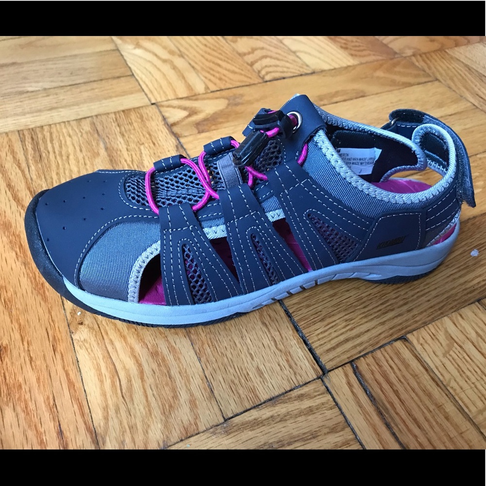 Khombu Cameron Sandals, size 8, Navy/Very Berry.